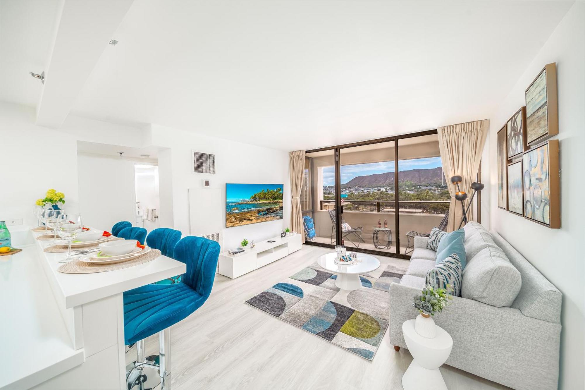 Newly Renovated 2 Bedroom Condo, 1 Block To Waikiki Beach, Free Parking Honolulu Eksteriør billede