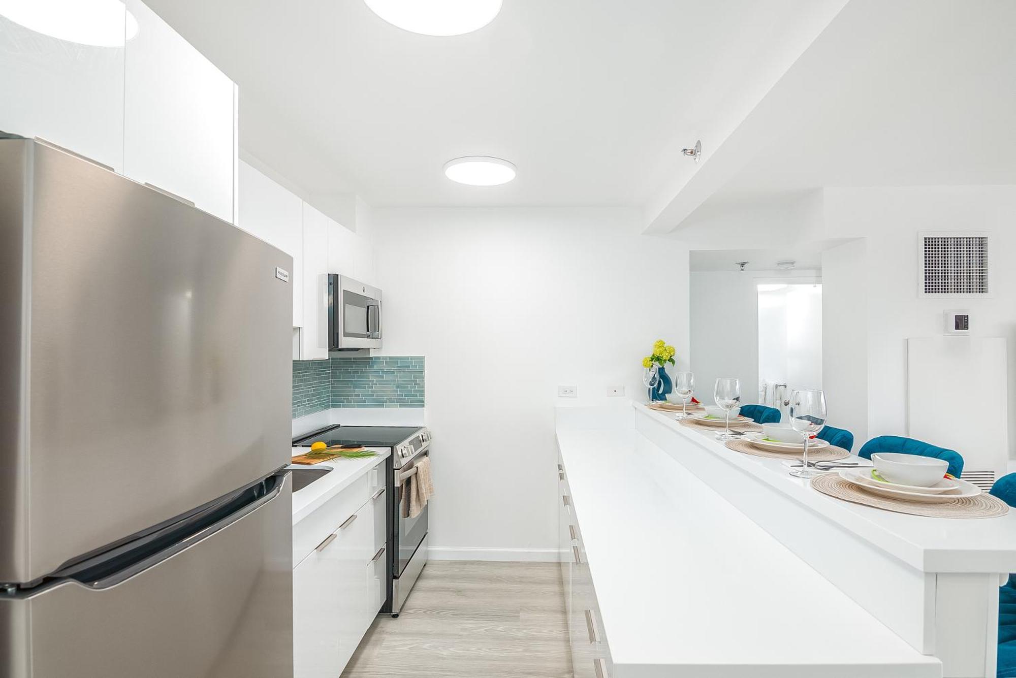 Newly Renovated 2 Bedroom Condo, 1 Block To Waikiki Beach, Free Parking Honolulu Eksteriør billede