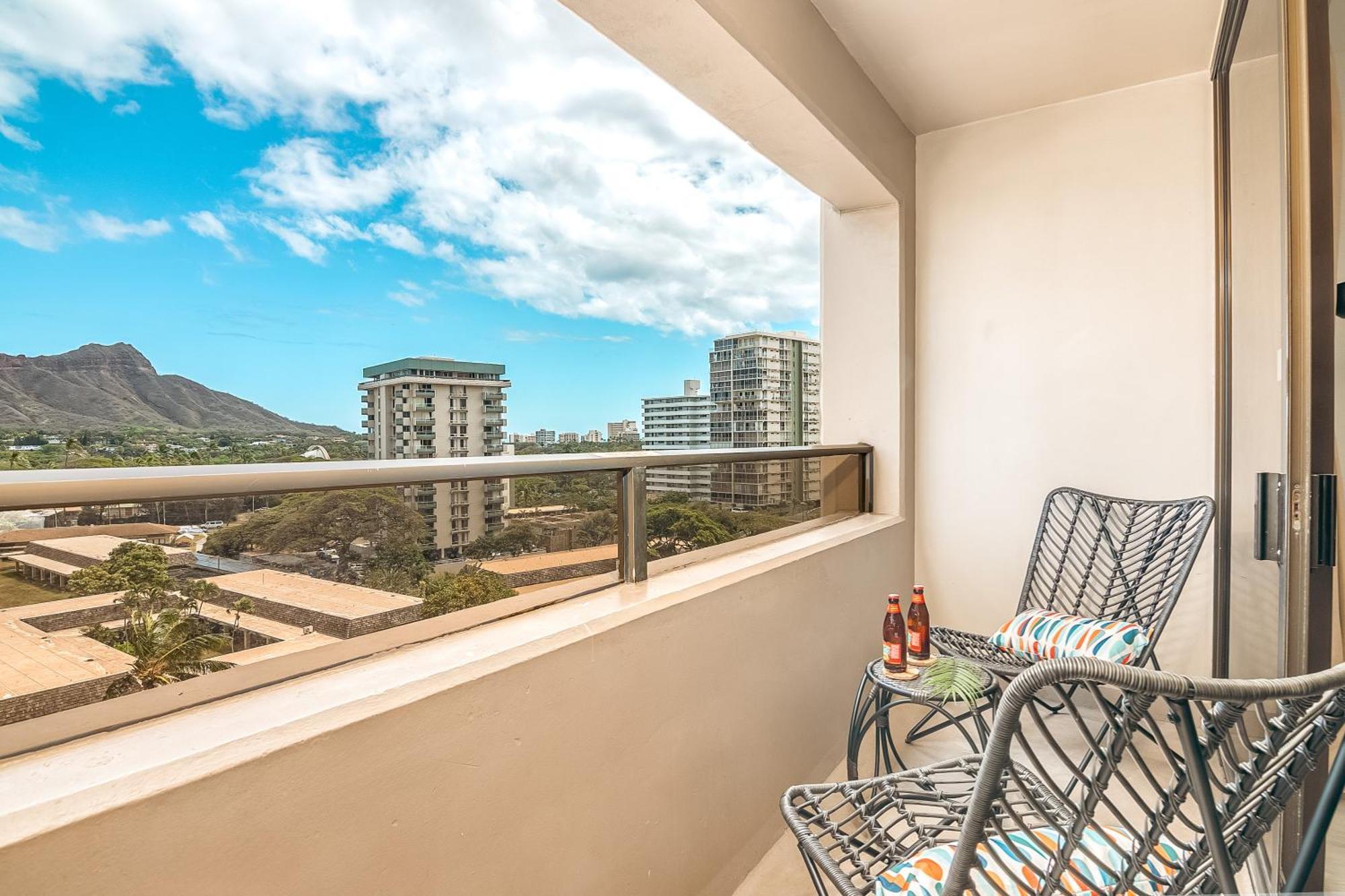 Newly Renovated 2 Bedroom Condo, 1 Block To Waikiki Beach, Free Parking Honolulu Eksteriør billede