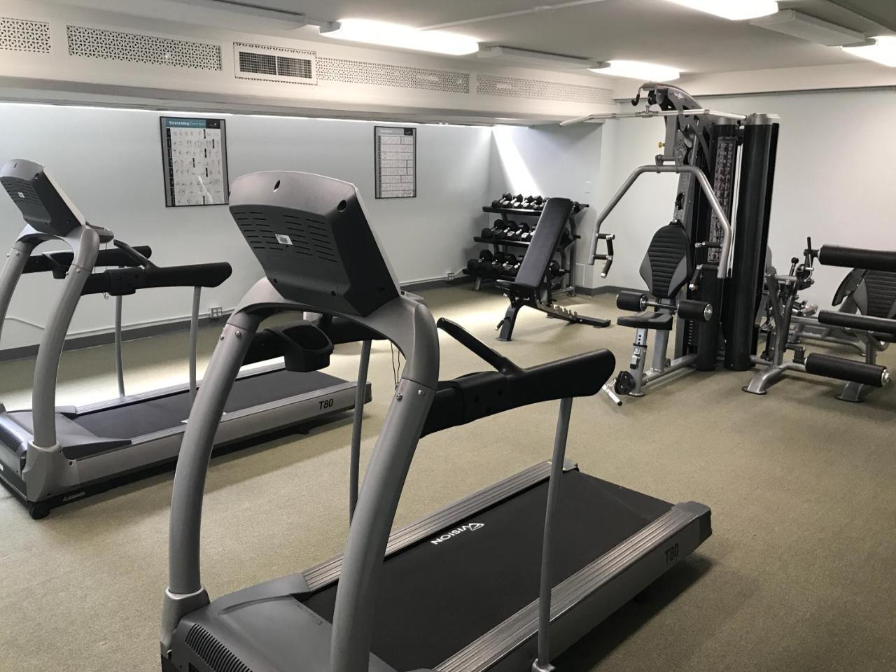 Newly Renovated 2 Bedroom Condo, 1 Block To Waikiki Beach, Free Parking Honolulu Eksteriør billede